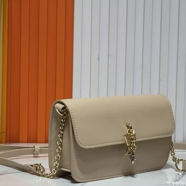 Messenger Bags Bright Women Vuitton For 686 Louis 0830